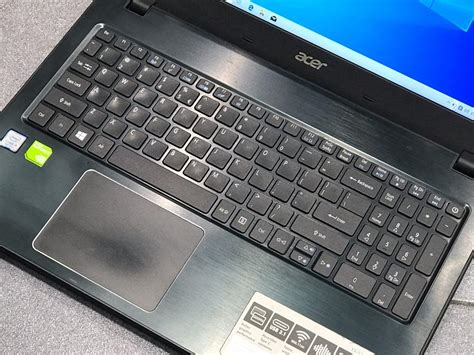 Acer Aspire E15 Core i5 8th 4GB DDR3 2TB HDD .